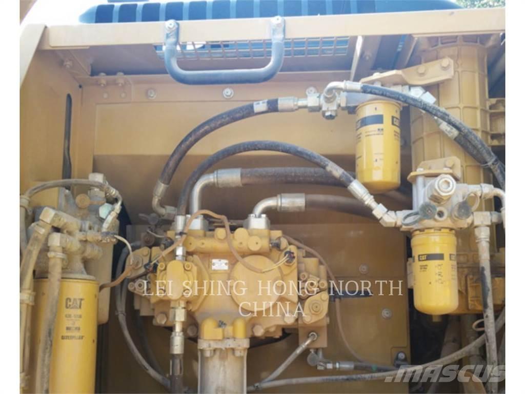 CAT 330D2L Beltegraver