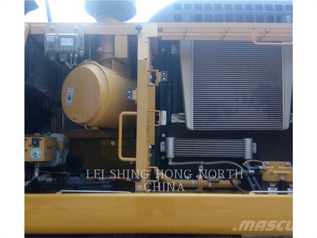 CAT 330D2L Beltegraver