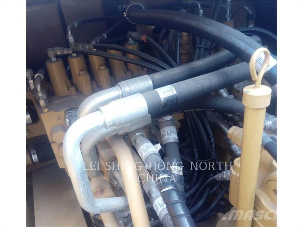 CAT 330D2L Beltegraver