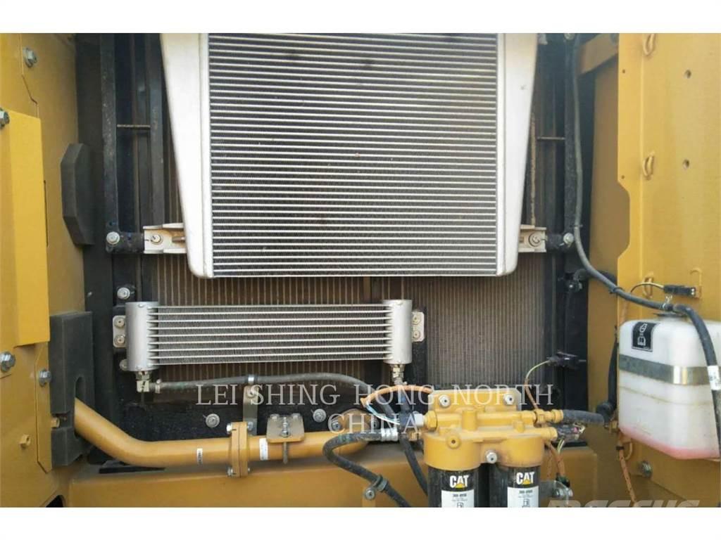 CAT 330D2L Beltegraver