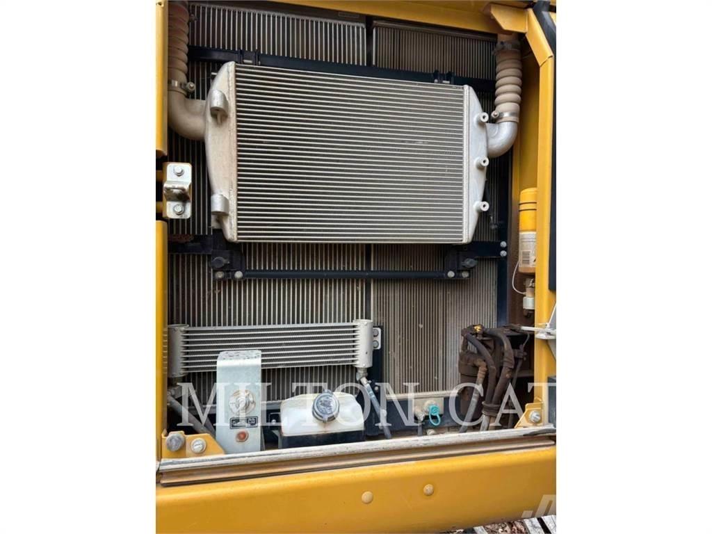 CAT 330FL Beltegraver