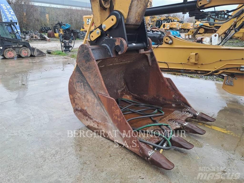 CAT 340F UHD Beltegraver