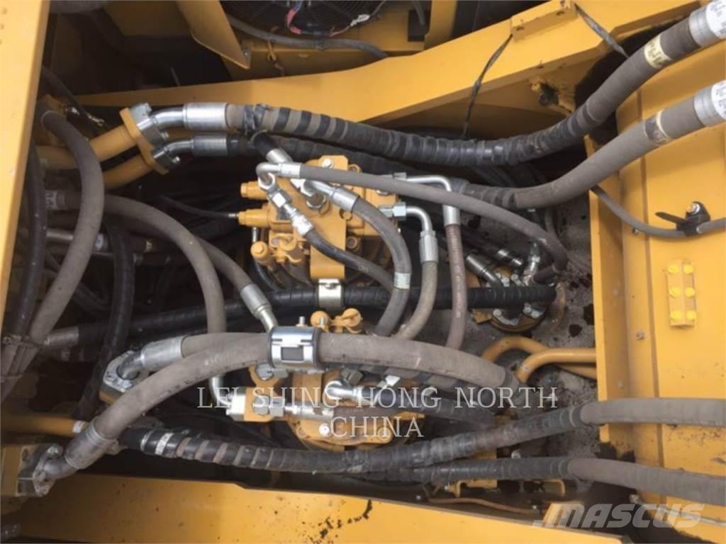 CAT 349D2L Beltegraver