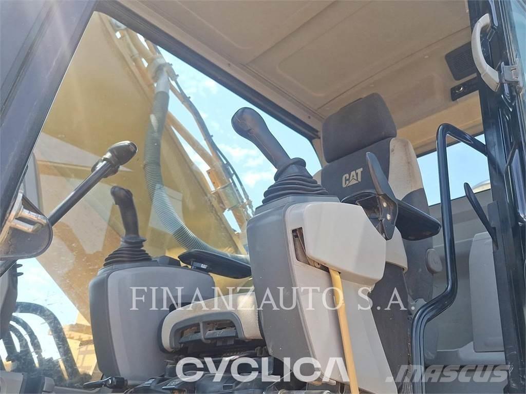 CAT 352FL Beltegraver