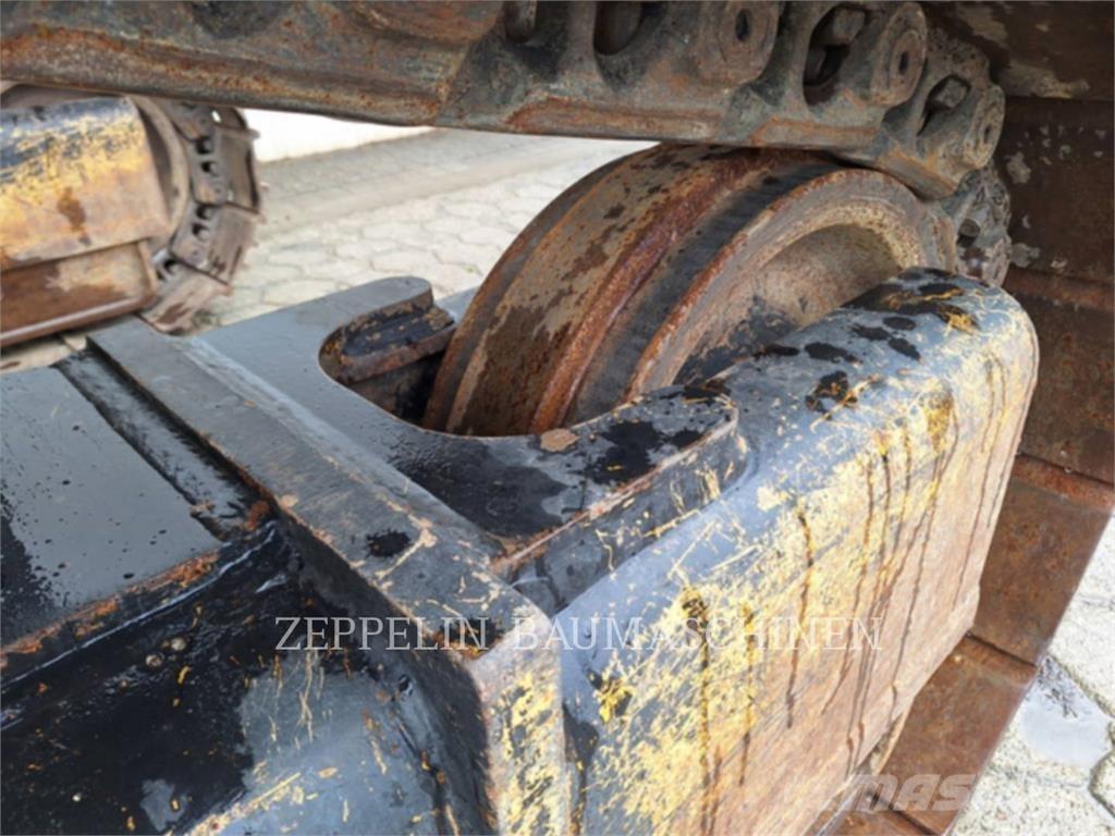 CAT 352FL Beltegraver