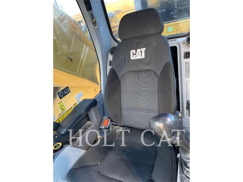 CAT 374 Beltegraver