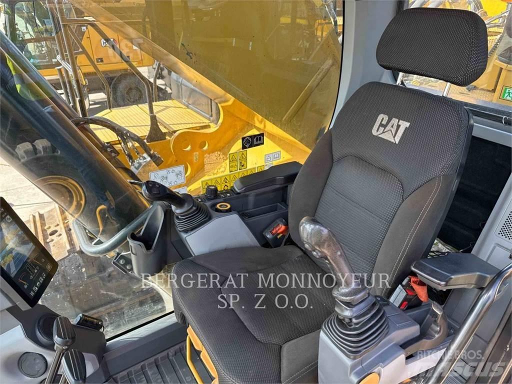 CAT 374 Beltegraver
