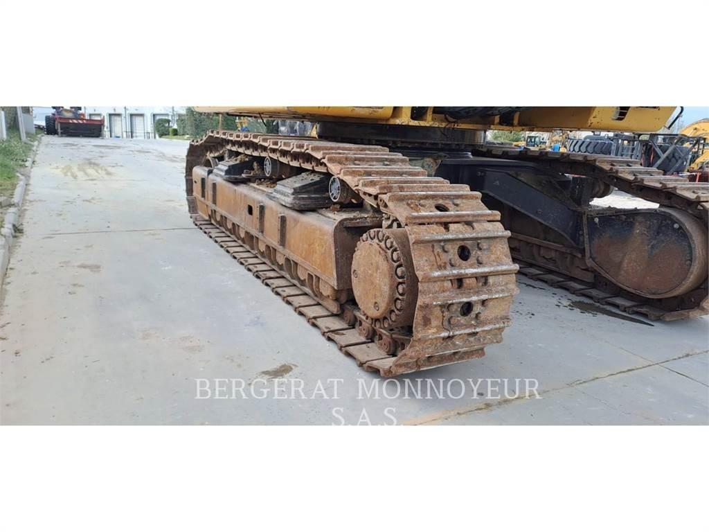 CAT 374D Beltegraver