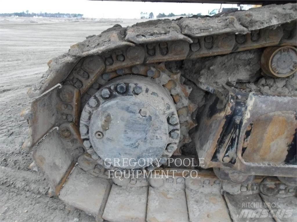CAT 374FL Beltegraver