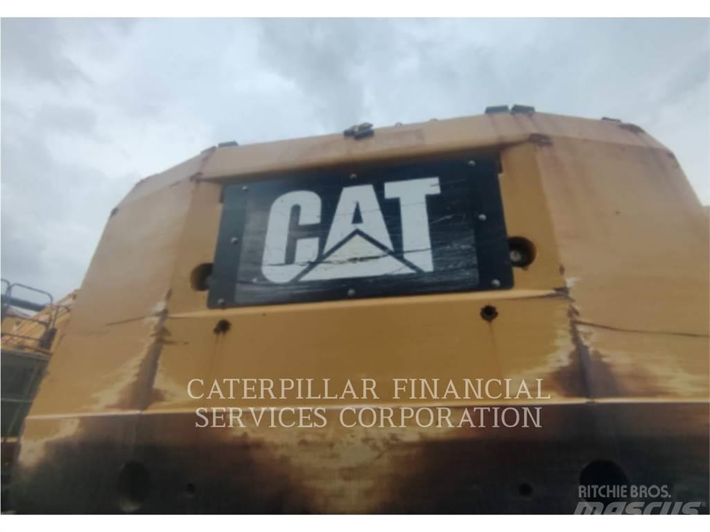 CAT 390F Beltegraver