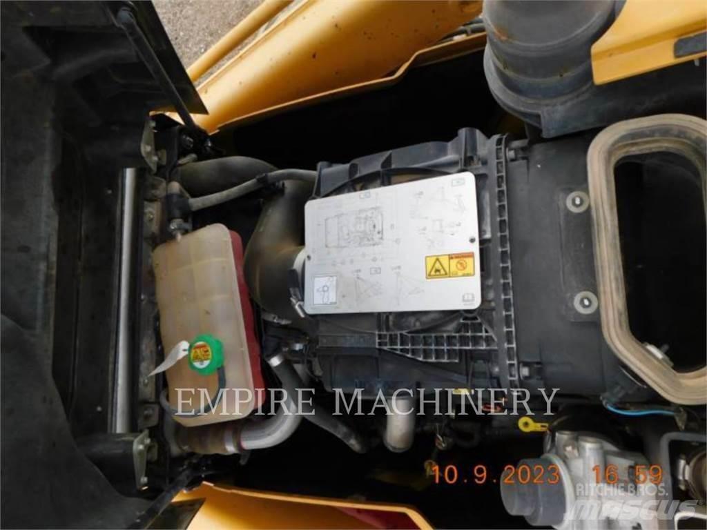 CAT 415F2 4EOP Traktorgravere