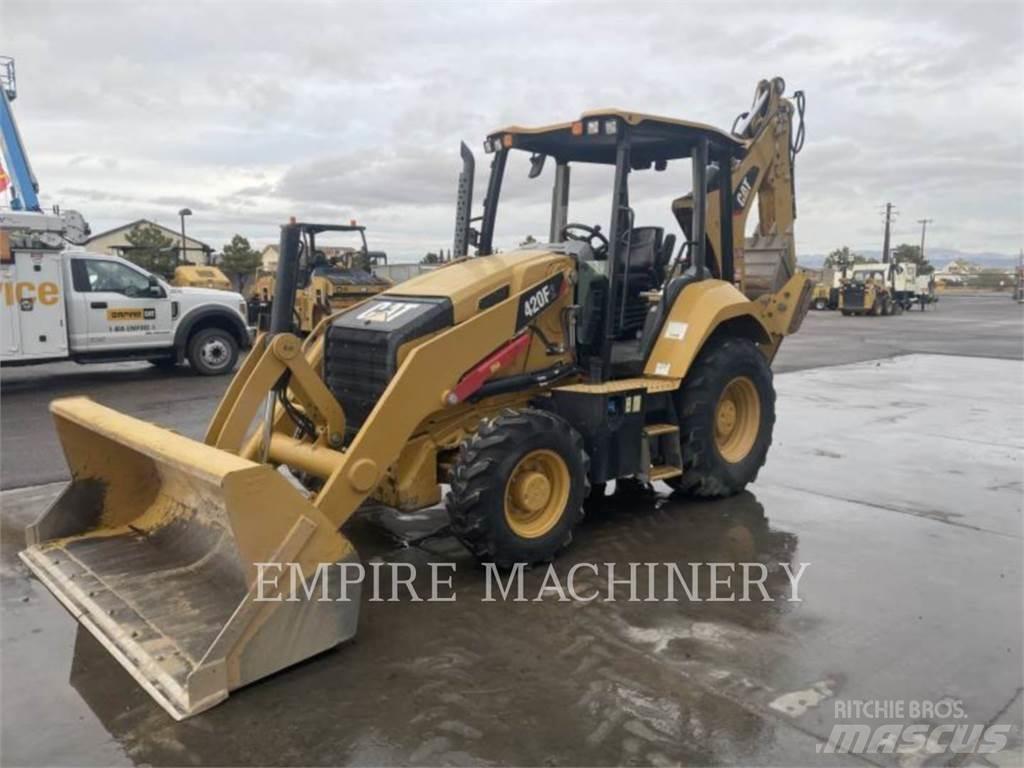 CAT 420F2 4EO Traktorgravere