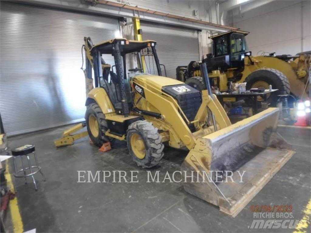CAT 420F2 4EO Traktorgravere