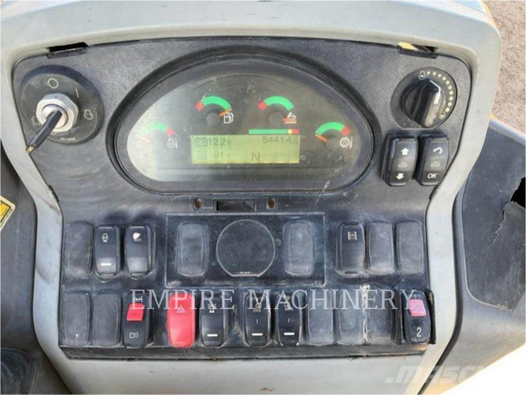 CAT 420F24EOIP Traktorgravere