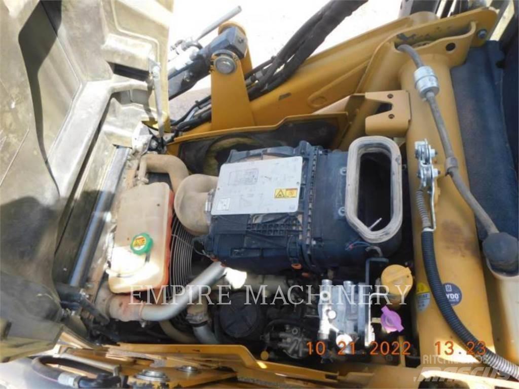 CAT 420F24EOIP Traktorgravere