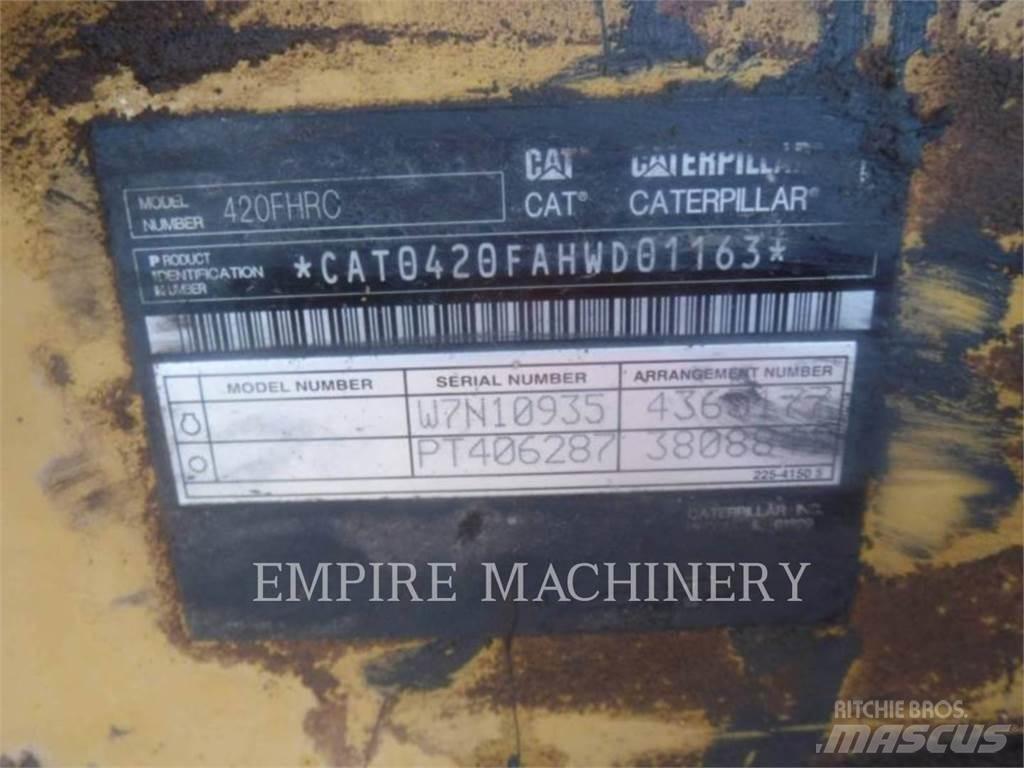 CAT 420F2E4OIP Traktorgravere