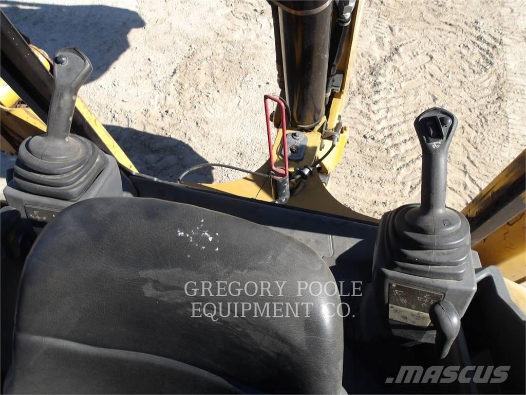 CAT 420F2IT Traktorgravere