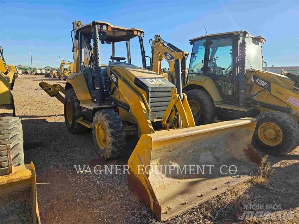 CAT 420F2ST Traktorgravere