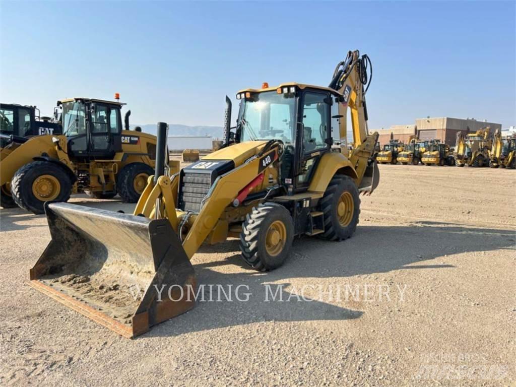 CAT 440 Traktorgravere