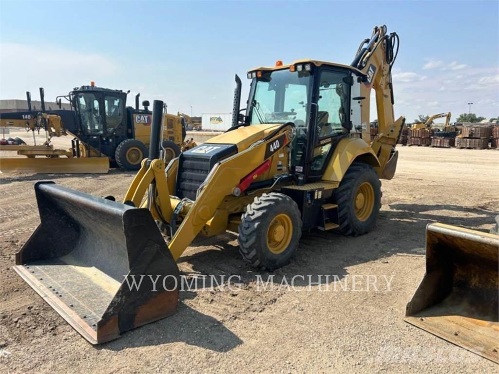 CAT 440 Traktorgravere