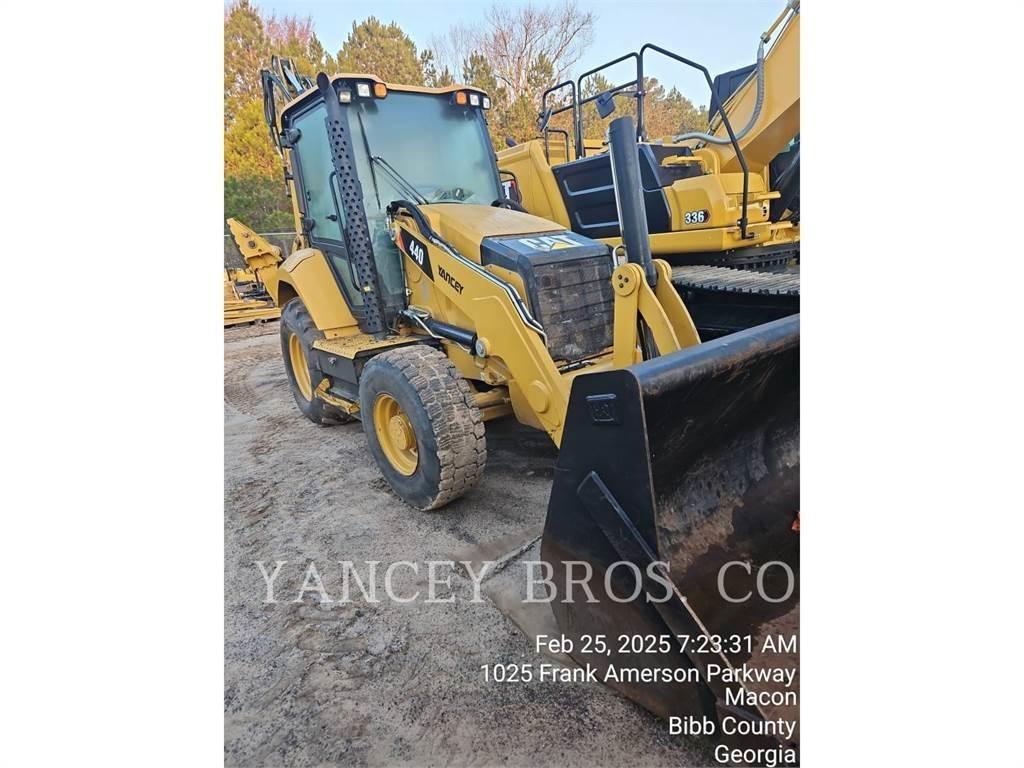 CAT 440 Traktorgravere