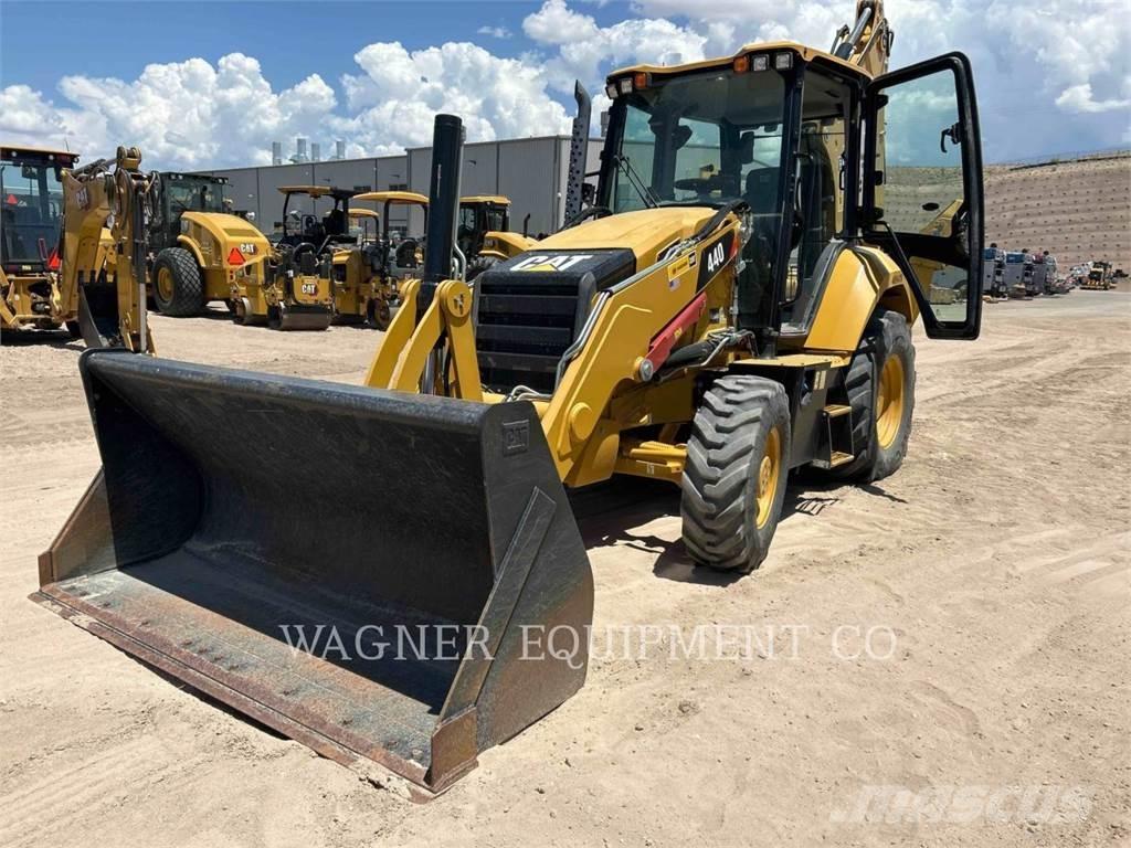 CAT 440 Traktorgravere