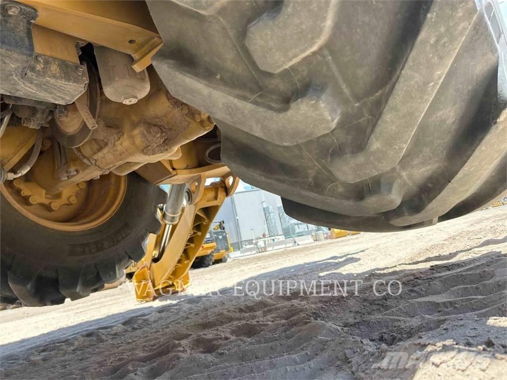 CAT 440 Traktorgravere