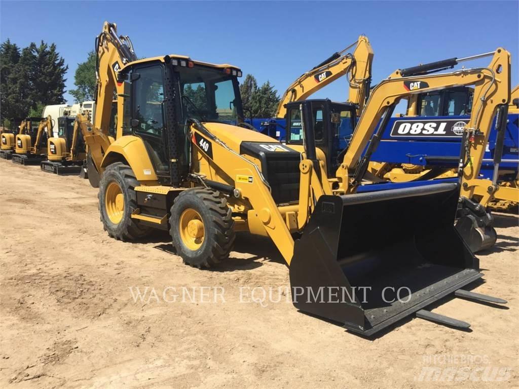 CAT 440 Traktorgravere