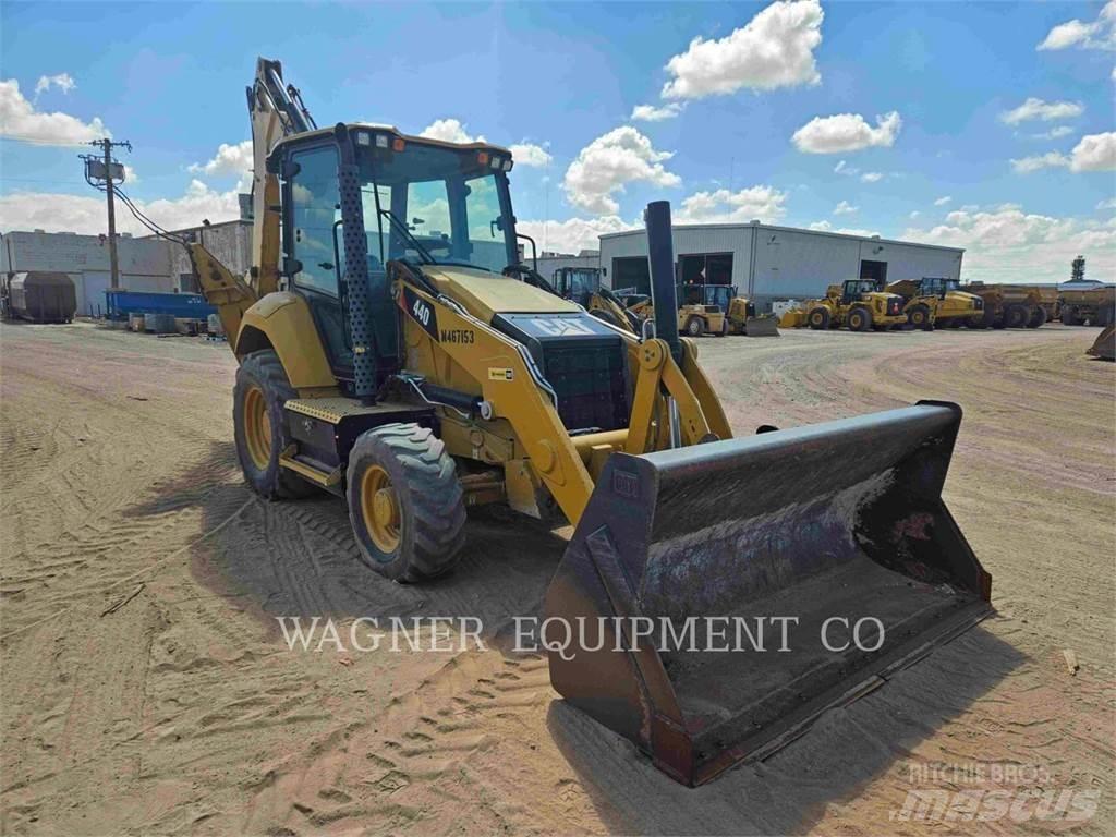 CAT 440 Traktorgravere