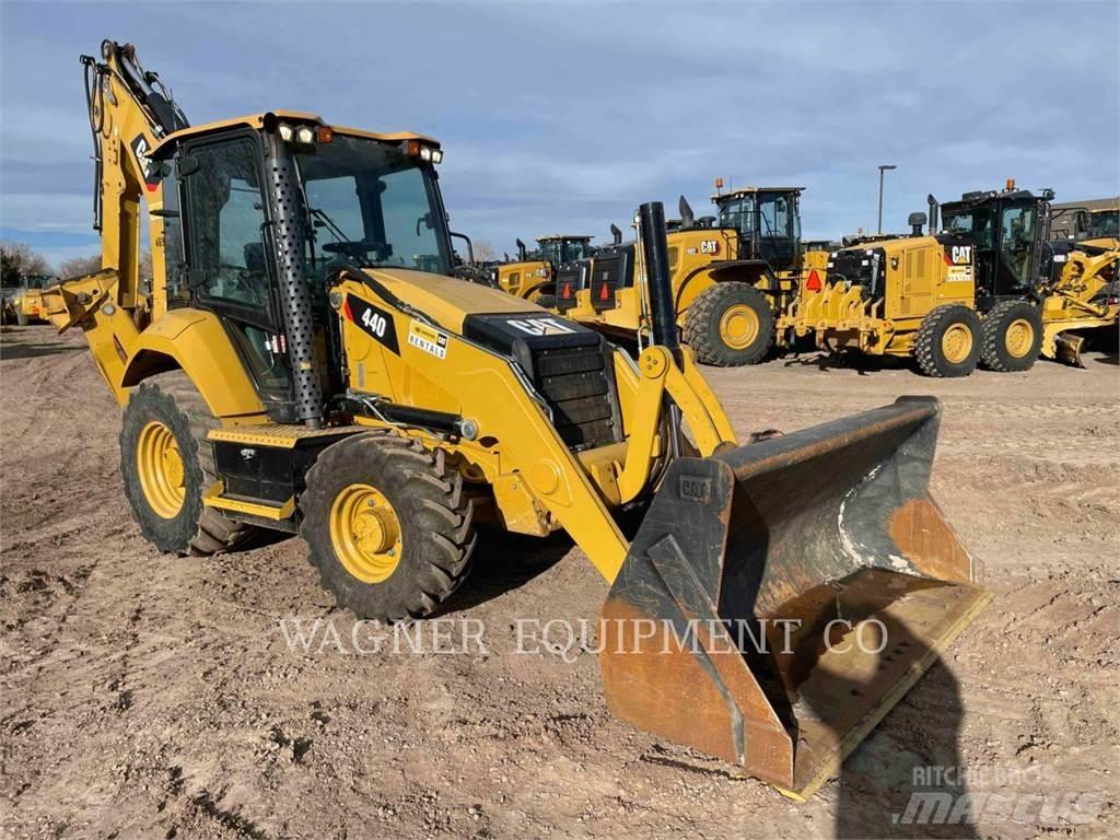 CAT 440 Traktorgravere