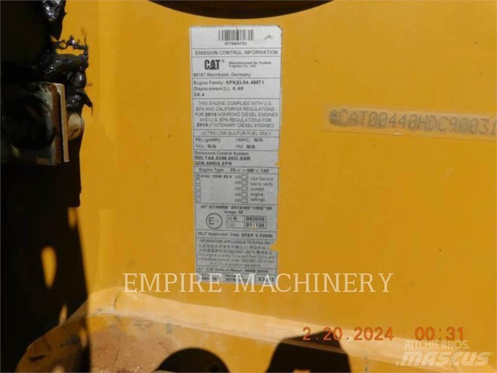 CAT 440-07 4EO Traktorgravere