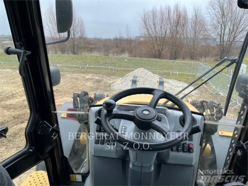 CAT 444F2 Traktorgravere