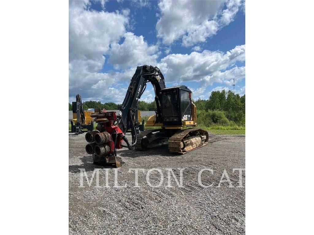 CAT 501 Traktor med skogsutstyr