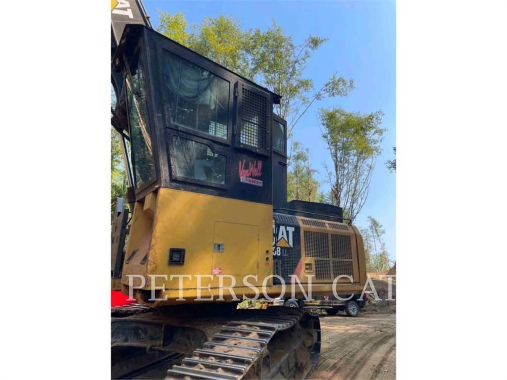 CAT 568 Traktor med skogsutstyr