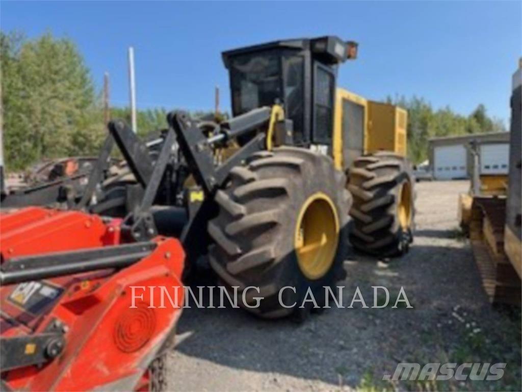 CAT 586C SPT Traktor med skogsutstyr
