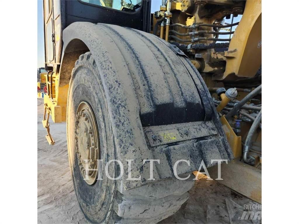CAT 621K Veiskrape