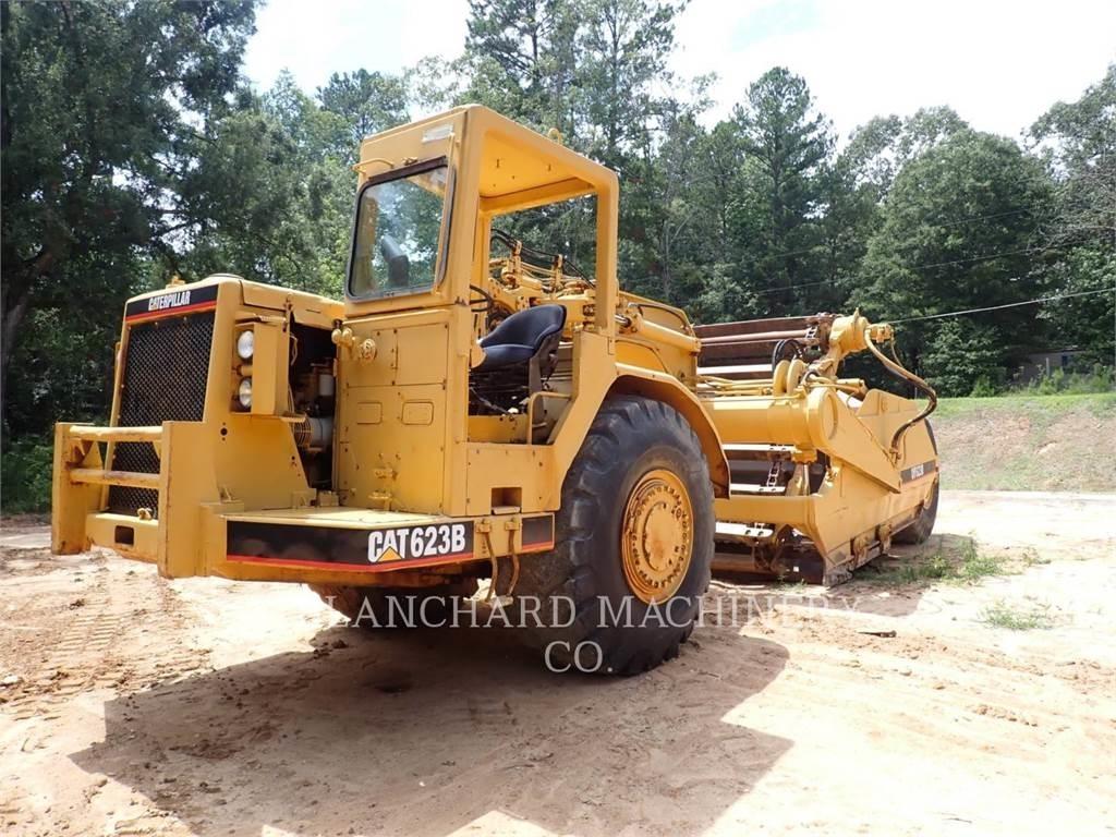 CAT 623B Veiskrape