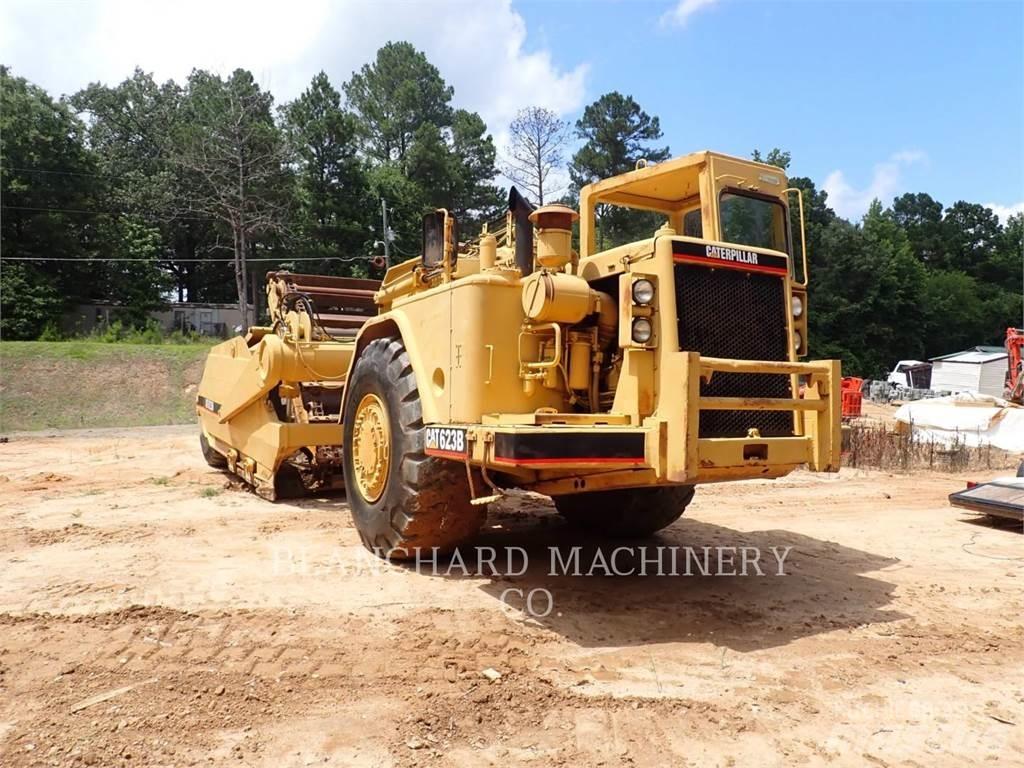 CAT 623B Veiskrape