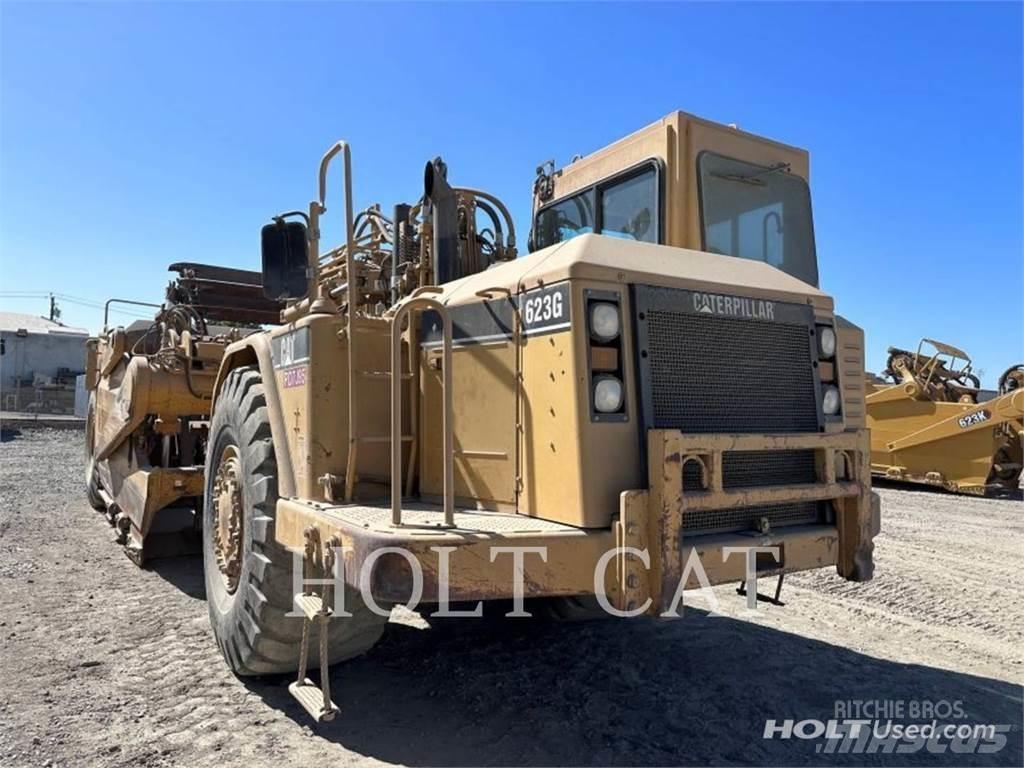 CAT 623G Veiskrape