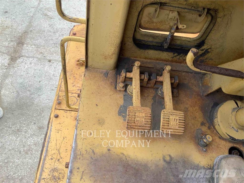CAT 631D Veiskrape