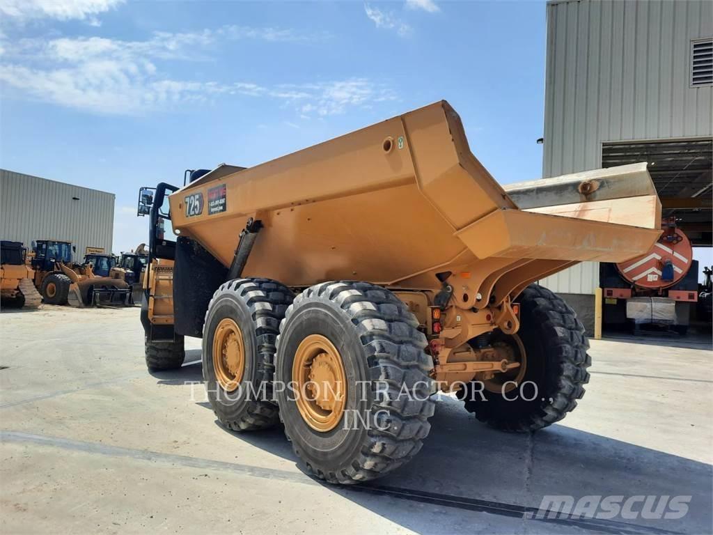 CAT 725 Rammestyrte Dumpere
