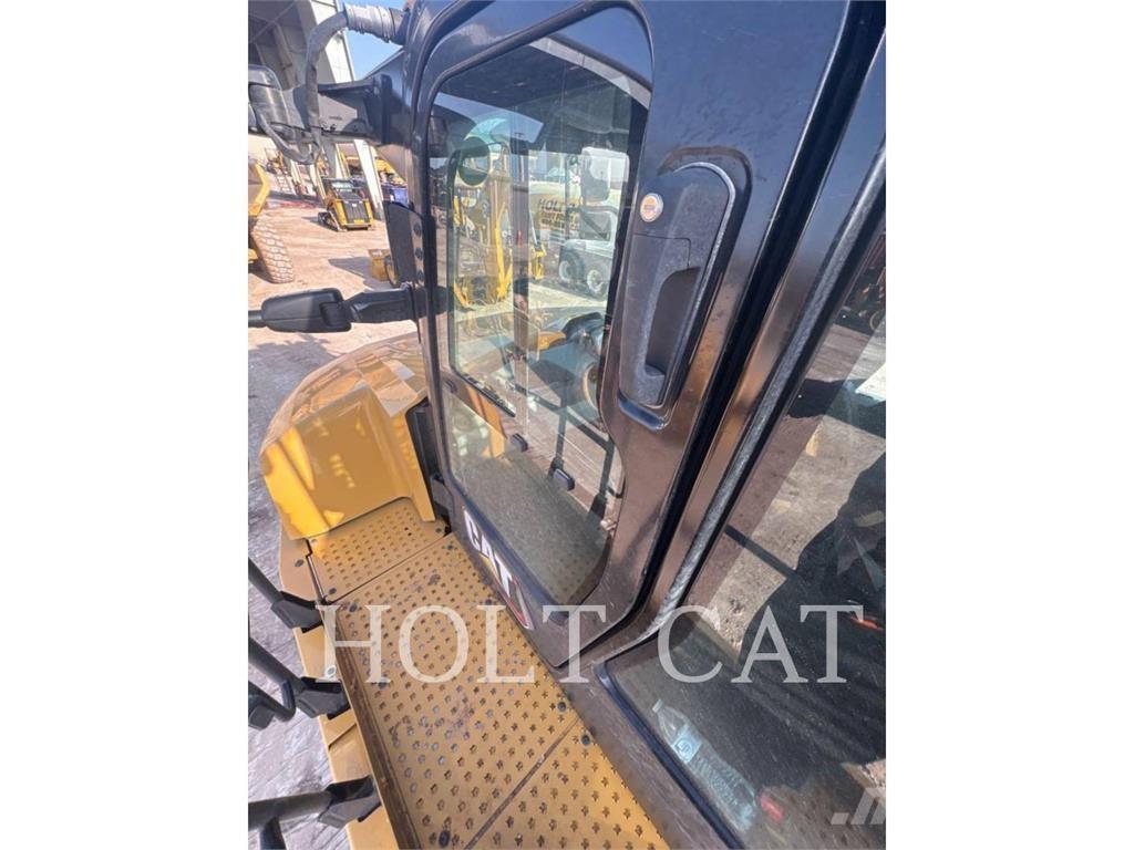 CAT 725 Rammestyrte Dumpere