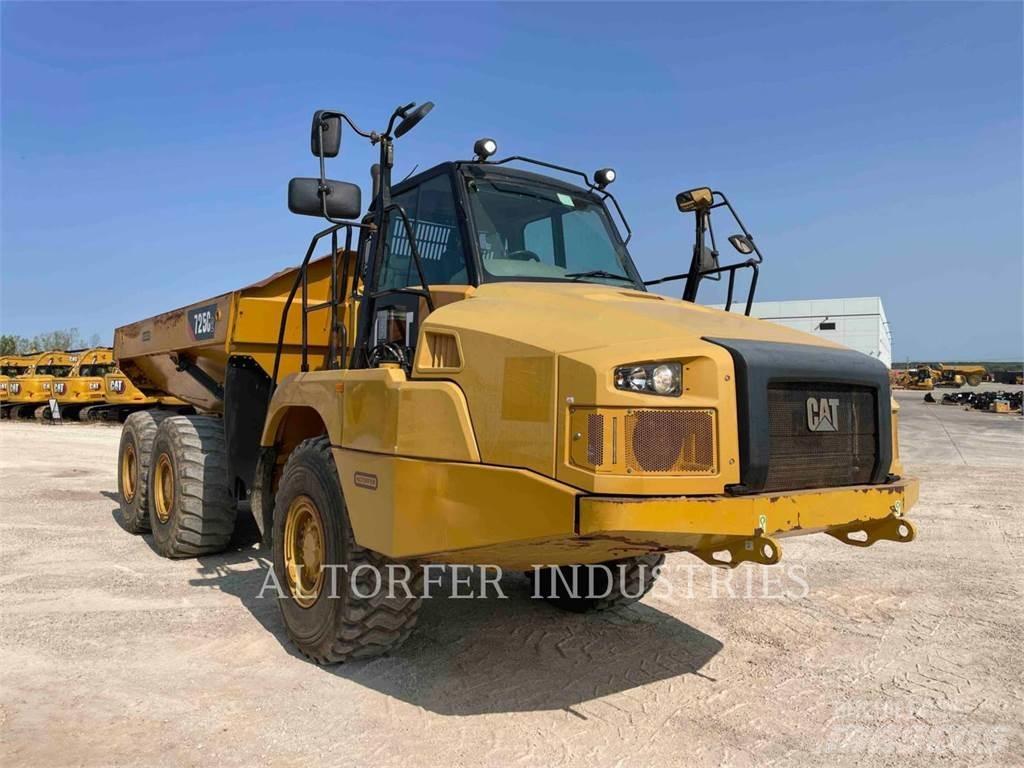 CAT 725C2 Rammestyrte Dumpere