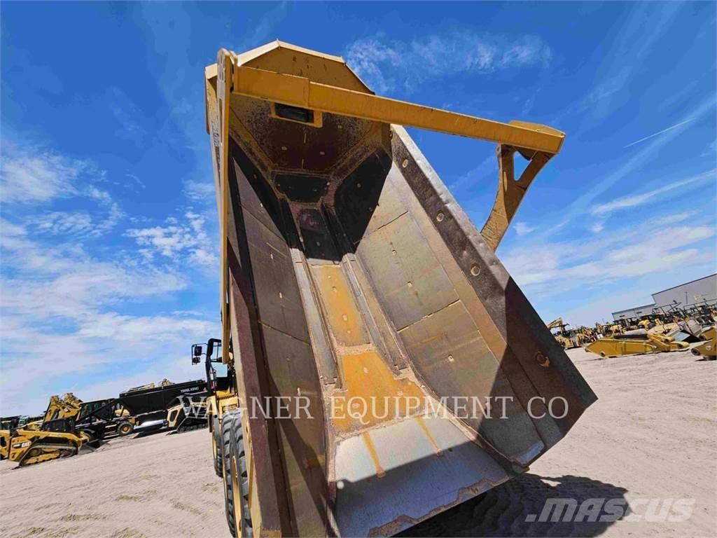 CAT 730 Rammestyrte Dumpere