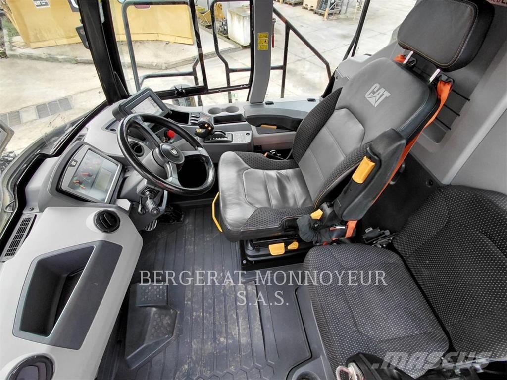 CAT 730 Rammestyrte Dumpere