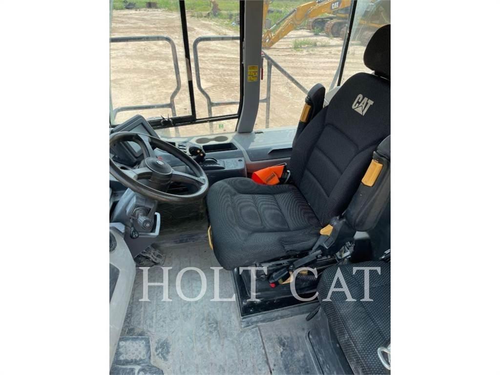 CAT 735 Rammestyrte Dumpere