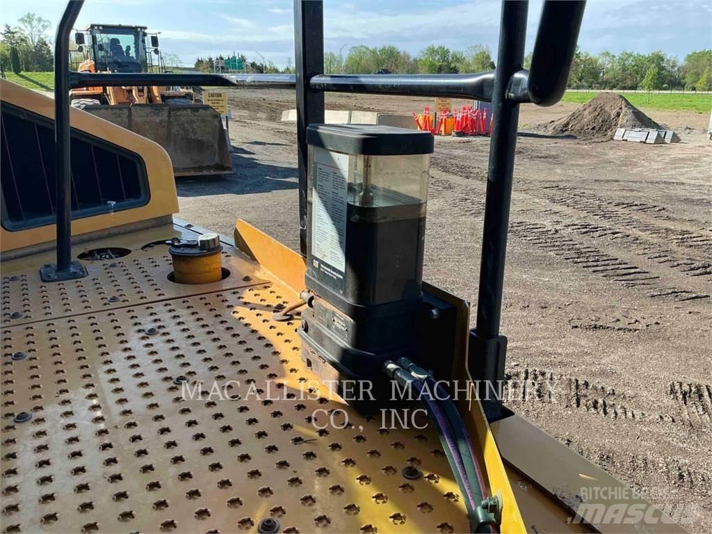 CAT 740 4EJ Rammestyrte Dumpere