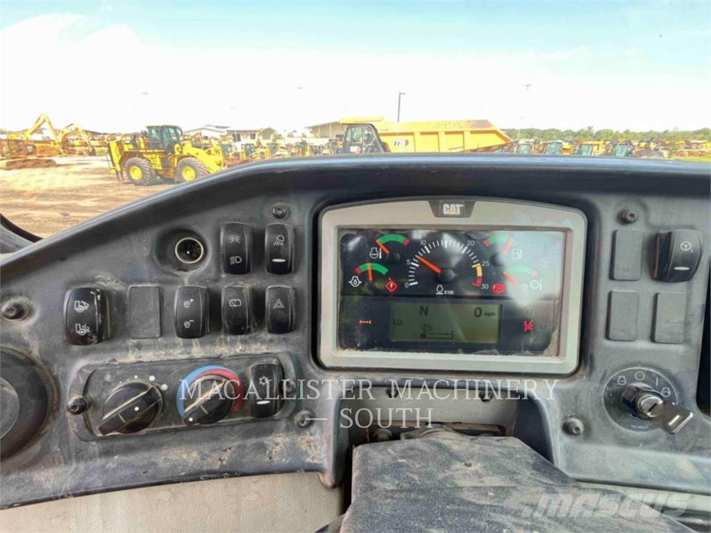 CAT 740B Rammestyrte Dumpere