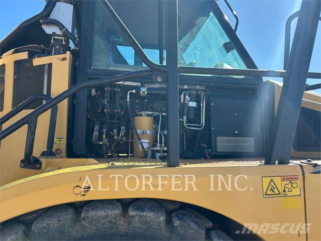 CAT 740B Rammestyrte Dumpere