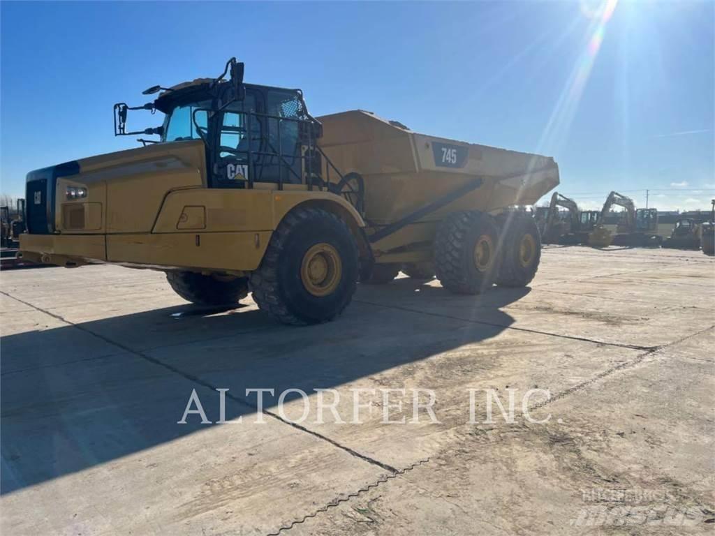 CAT 745 Rammestyrte Dumpere